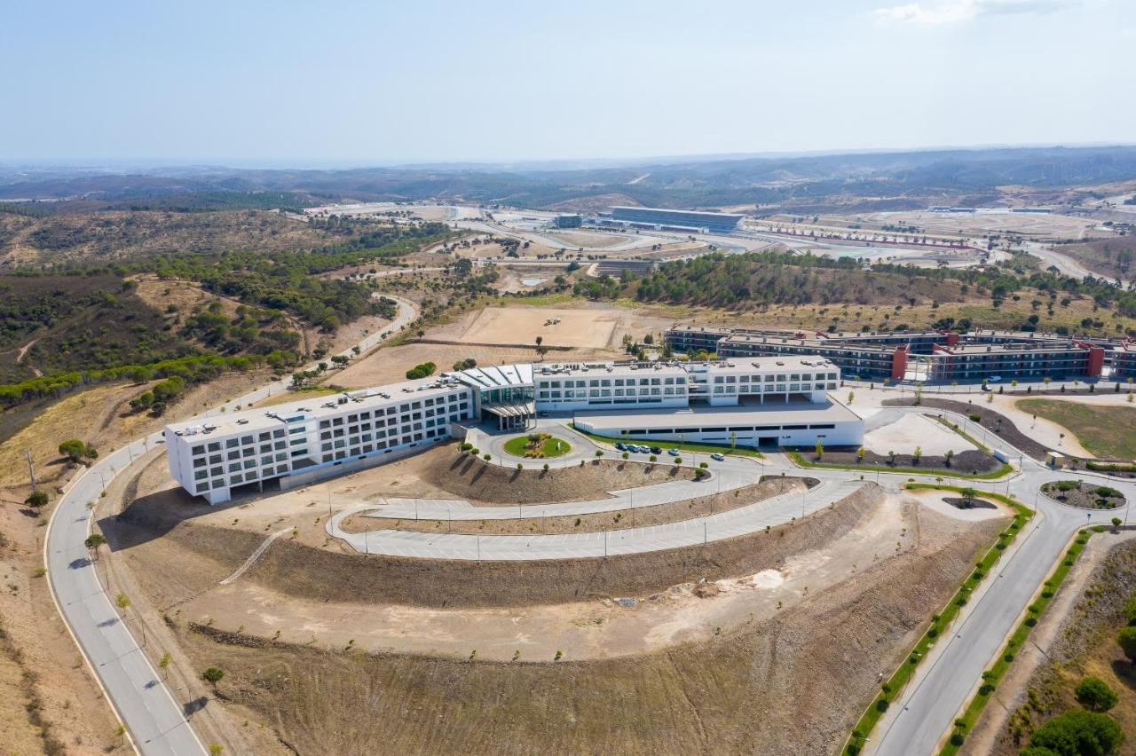 Montes de Cima Algarve Race Resort - Hotel מראה חיצוני תמונה